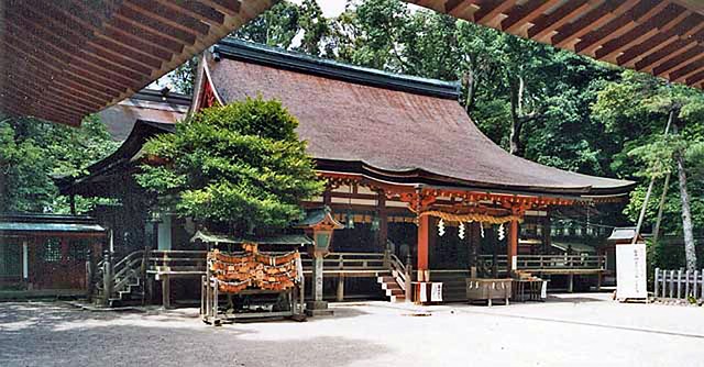Ise Grand Shrine, an important Shinto shrine. The traditional Shintoism and Buddhism no longer fulfills the spiritual needs of many Japanese, who turn increasingly to so-called New Religions, many of which are cults. 