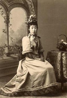 japanese woman western clothing